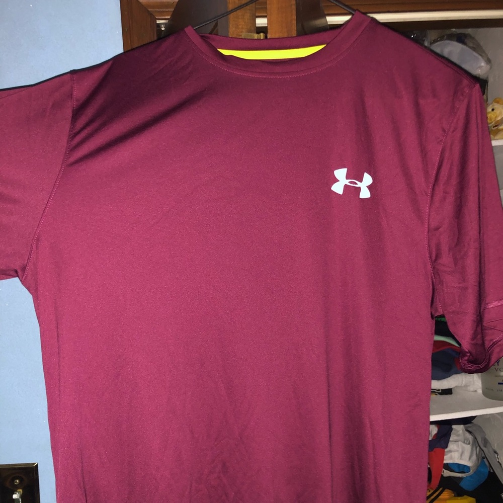 Under Armour t shirt